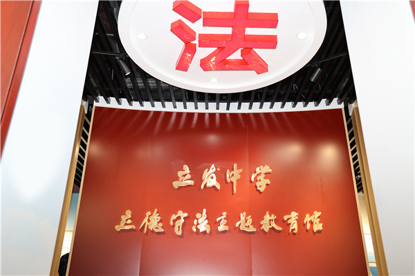 a53cc1486f2f49e7b91e1aa2446600dd.jpg