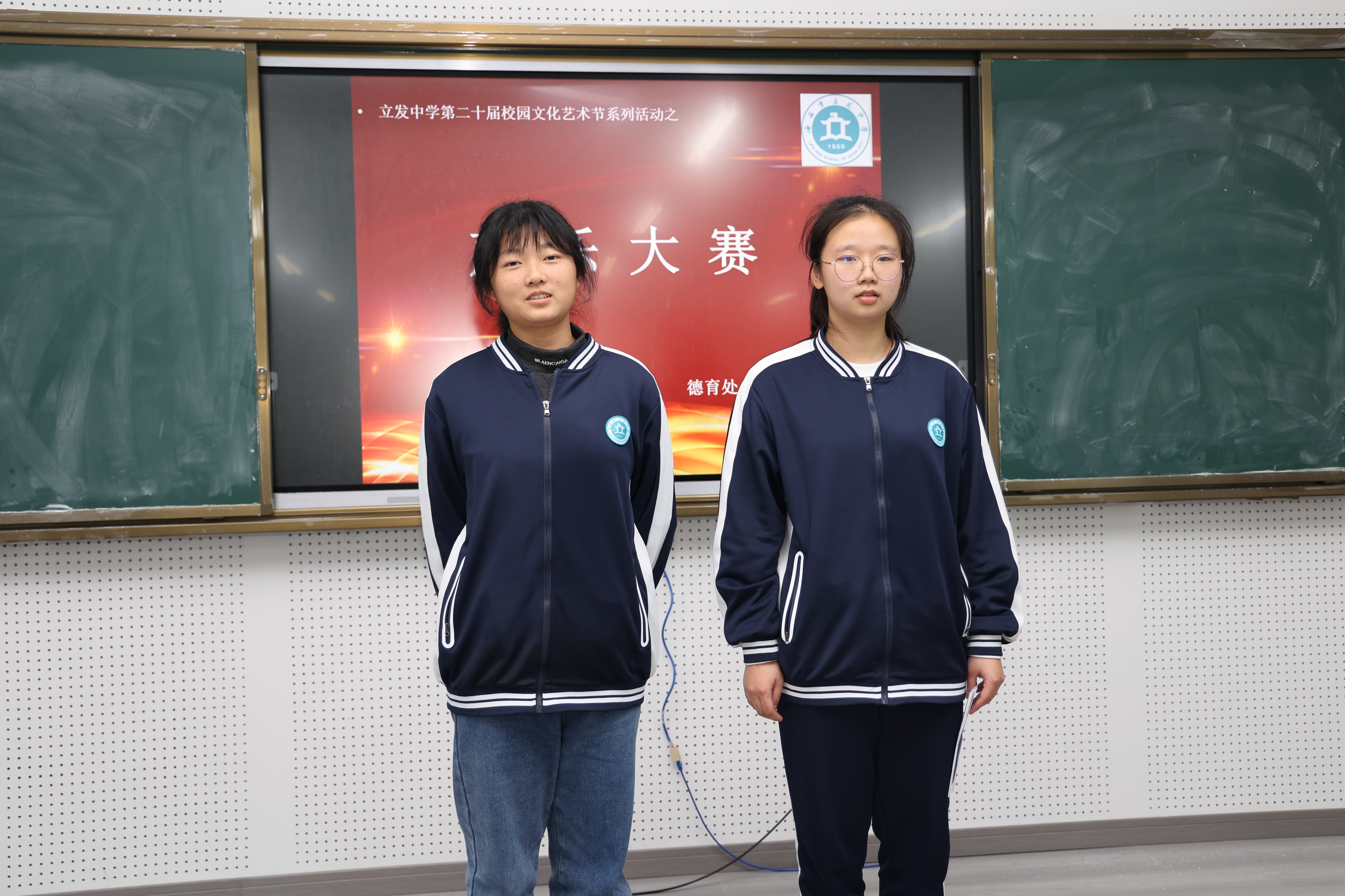 d61080a5ba0b46c79f0cebc5ef2d82a8.jpg