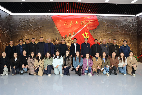 aea3cfda297048bc82db29f3c3ab5356.jpg
